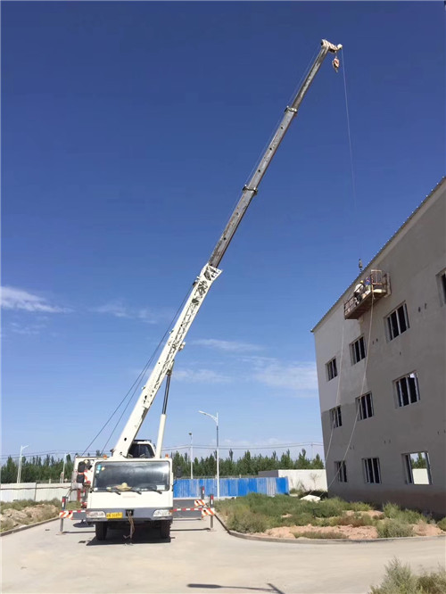 回民区“轻装强干”—— 吊车的 “轻量化臂架” 技术